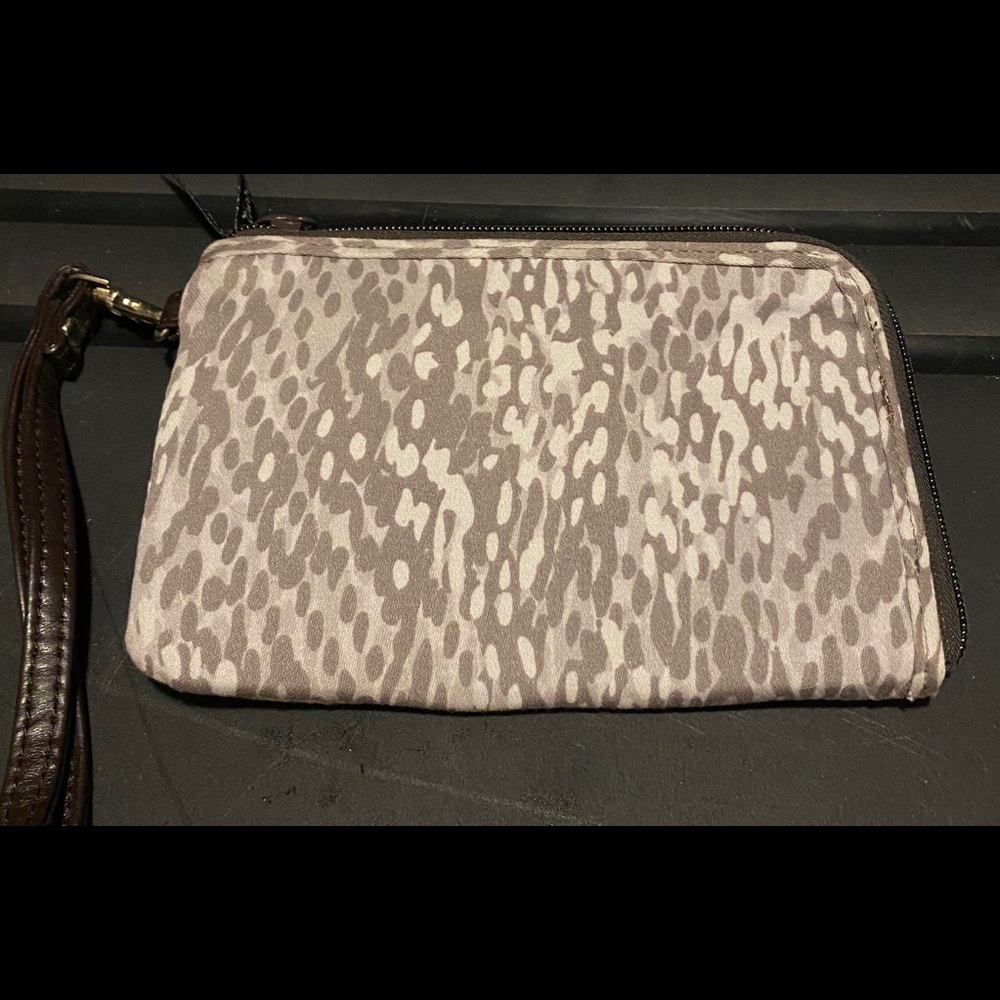 Thirty one wristlet